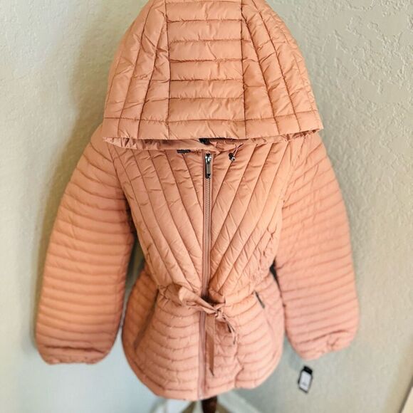BCBGeneration Diagonal Seam Puffer Hooded Jacket Coral Pink Size Medium (8), NWT - Picture 8 of 16